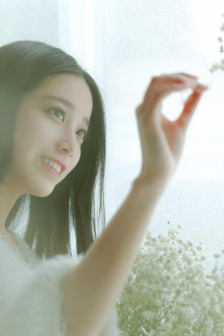 明星专题：妮基·希尔顿